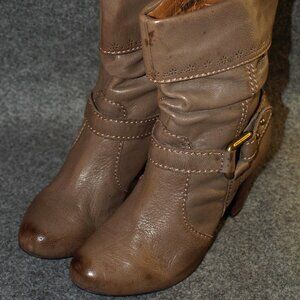 Fossil Women’s Brown Leather Ankle Boots – Size 7 | Buckle Strap | Pre-Owned